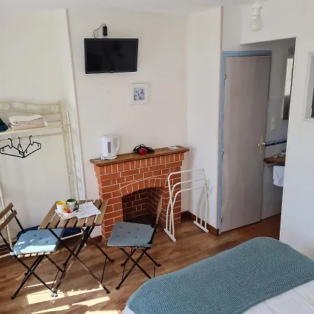 Les Mouettes Blessees فندق مبيت وإفطار لو كْروتْوَ