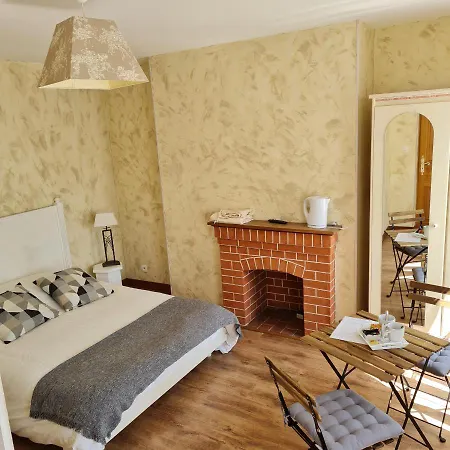 Les Mouettes Blessees Bed & Breakfast 3*