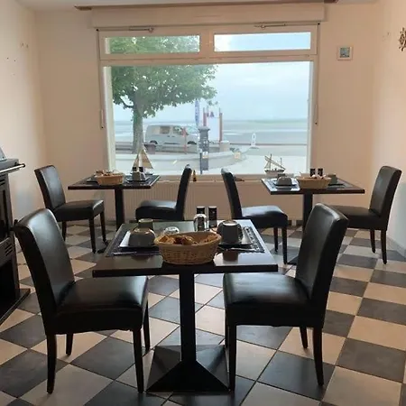 Les Mouettes Blessees فندق مبيت وإفطار لو كْروتْوَ