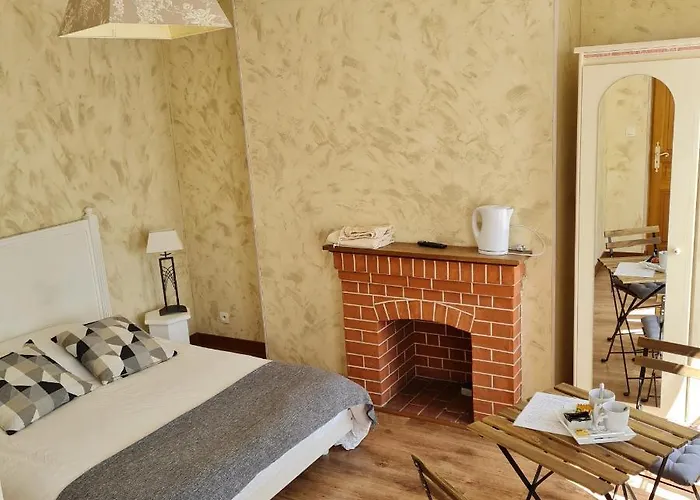 Les Mouettes Blessees Bed & Breakfast 3*